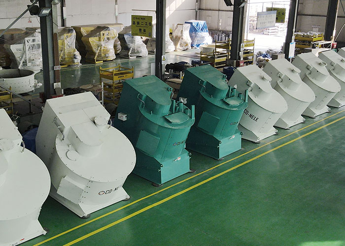 Mezclador intensivo para la mezcla de materiales refractarios